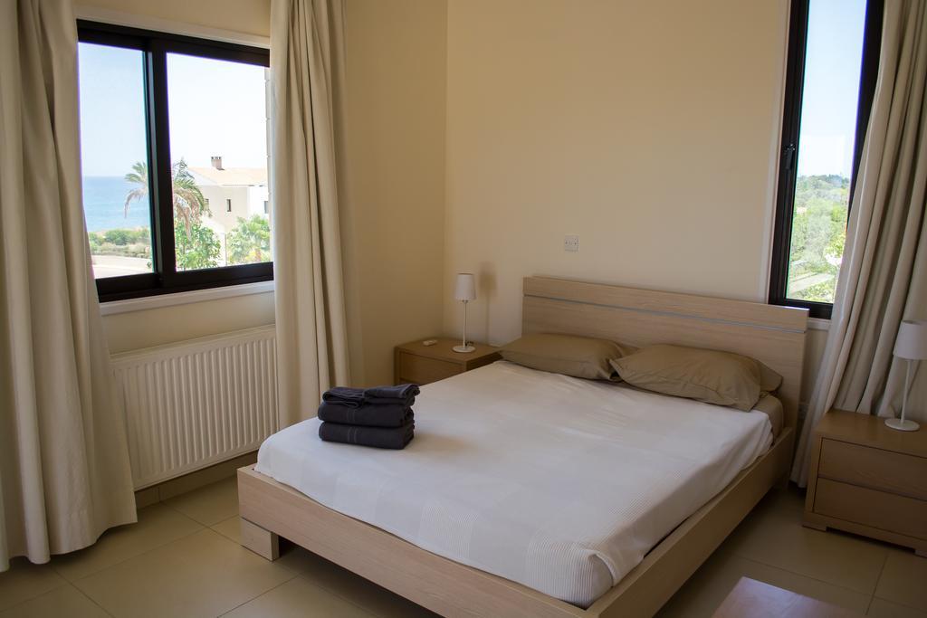 Villa Hera Agios Theodoros Zimmer foto